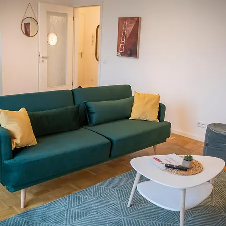 Rr - Modern 53qm - Balcony - Lift شقة *